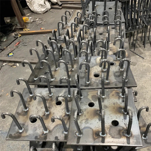 图纸中如何确定淄博预埋件的位置？